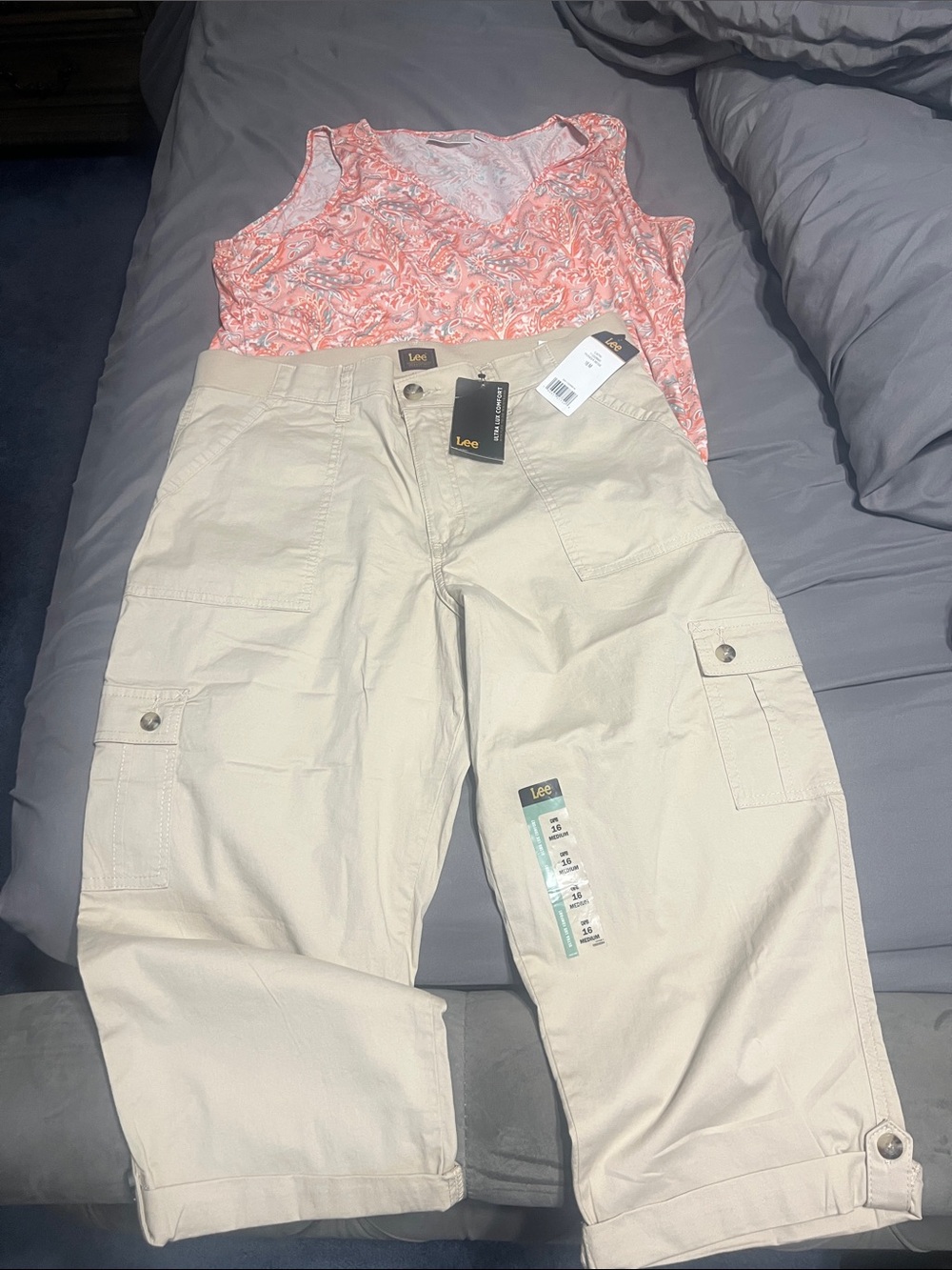 Lee Women's Beige Cargo Capris